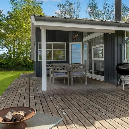 Holiday home Gorgeous In With Wifi Allingabro